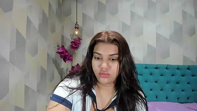 Snapshot of LindaBreeS chatting on September 18, 2025, 12:41 pm LindaBreeS online show from September 18, 2025, 12:41 pm