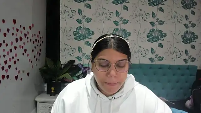 Snapshot of LindaBreeS chatting on February 28, 2025, 2:09 pm LindaBreeS online show from February 28, 2025, 2:09 pm