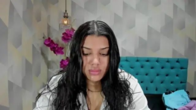 Snapshot of LindaBreeS chatting on October 29, 2025, 12:26 pm LindaBreeS online show from October 29, 2025, 12:26 pm