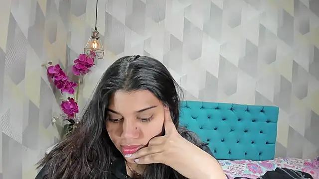 Snapshot of LindaBreeS chatting on September 9, 2025, 2:21 am LindaBreeS online show from September 9, 2025, 2:21 am