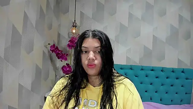 Snapshot of LindaBreeS chatting on October 13, 2025, 1:02 pm LindaBreeS online show from October 13, 2025, 1:02 pm