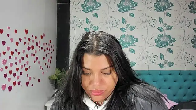 Snapshot of LindaBreeS chatting on March 6, 2025, 2:40 pm LindaBreeS online show from March 6, 2025, 2:40 pm