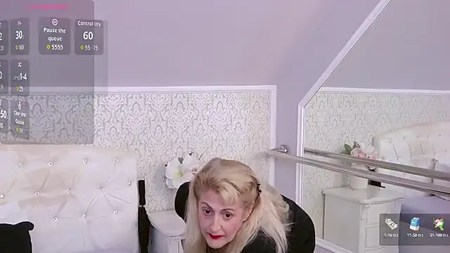 Snapshot of ElenaJuarez chatting on September 11, 2025, 4:01 am ElenaJuarez online show from September 11, 2025, 4:01 am