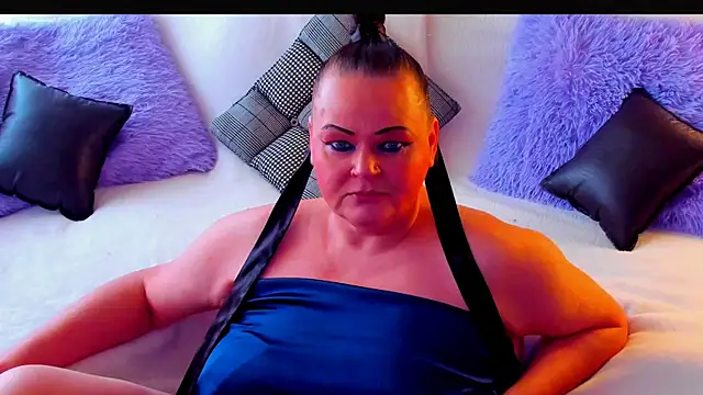 Snapshot of MilanaBiegert chatting on June 19, 2026, 6:41 am MilanaBiegert online show from June 19, 2026, 6:41 am