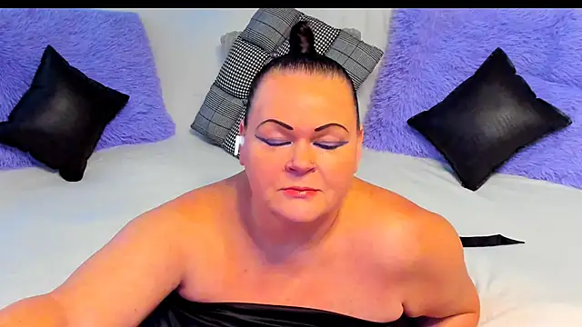 MilanaBiegert online show from November 30, 2025, 7:42 am