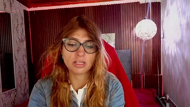 Snapshot of elena_detroya chatting on February 20, 2026, 12:18 pm elena detroya online show from February 20, 2026, 12:18 pm