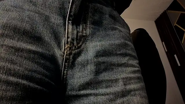 almma shy online show from November 28, 2025, 1:33 pm