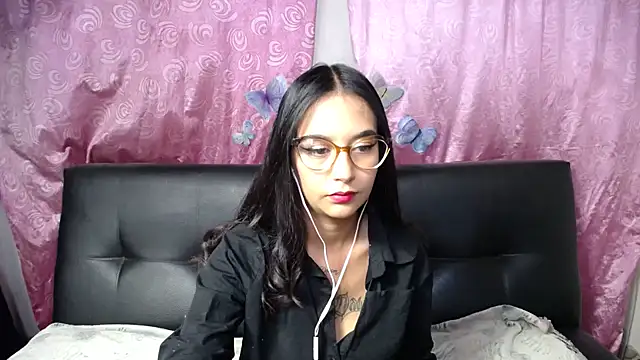 Snapshot of Annerainhoot chatting on March 5, 2025, 2:25 am Annerainhoot online show from March 5, 2025, 2:25 am