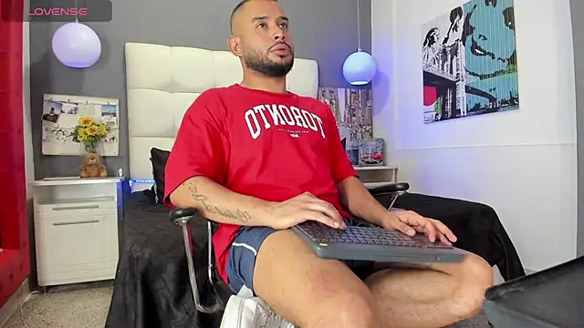 Snapshot of THIAGOXBIG chatting on March 10, 2025, 8:23 pm THIAGOXBIG online show from March 10, 2025, 8:23 pm