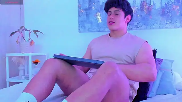 arminjones1 online show from October 31, 2025, 5:15 am