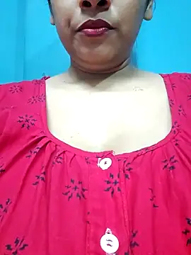 Snapshot of sexyindi_couple chatting on May 8, 2026, 2:21 pm sexyindi couple online show from May 8, 2026, 2:21 pm