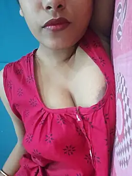 Snapshot of sexyindi_couple chatting on June 30, 2026, 7:19 am sexyindi couple online show from June 30, 2026, 7:19 am