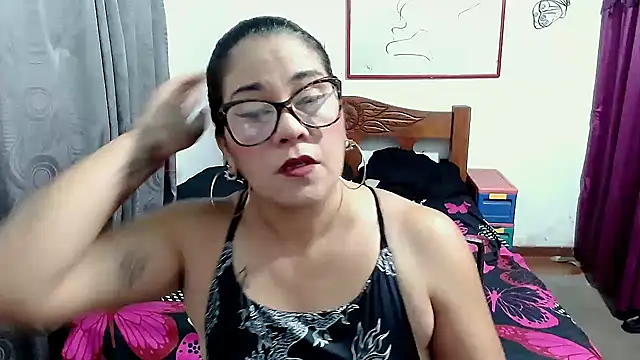 Snapshot of Mistresskloe01 chatting on September 24, 2025, 12:11 pm Mistresskloe01 online show from September 24, 2025, 12:11 pm