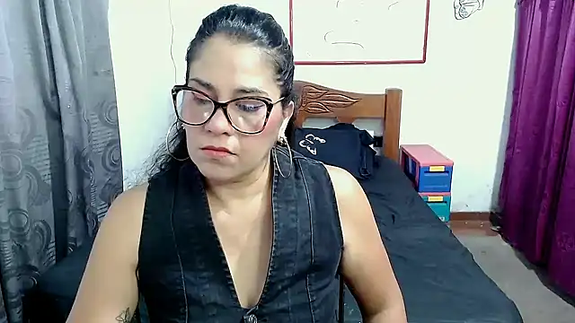 Snapshot of Mistresskloe01 chatting on September 12, 2025, 12:27 pm Mistresskloe01 online show from September 12, 2025, 12:27 pm