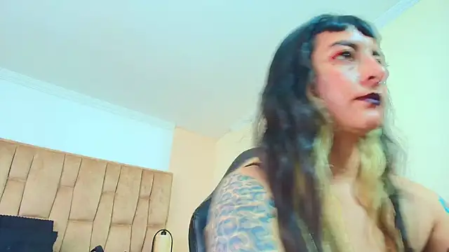 Naughty Kittenm online show from December 4, 2025, 5:34 pm