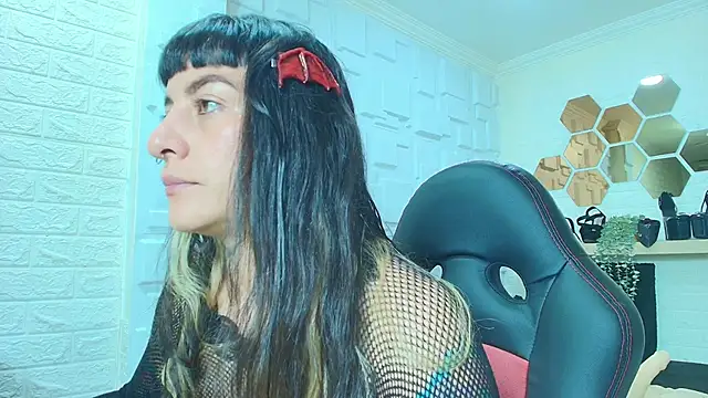 Naughty Kittenm online show from November 26, 2025, 11:10 am