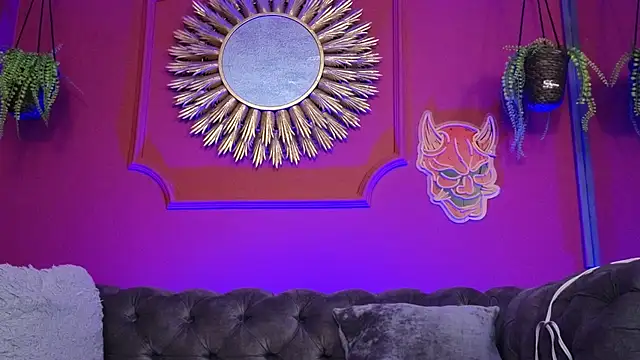 Julieta Russell online show from January 15, 2026, 11:57 am