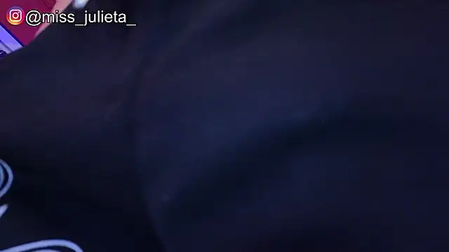 Julieta Russell online show from May 25, 2026, 11:42 am