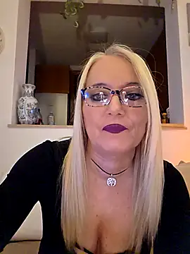 kikkastar online show from January 15, 2026, 8:56 pm