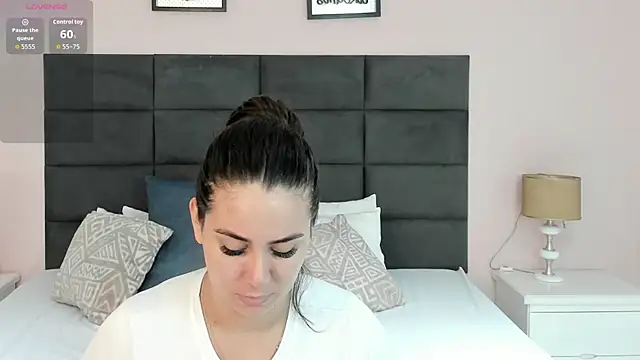 Snapshot of MadisonJenner chatting on January 18, 2026, 9:56 am MadisonJenner online show from January 18, 2026, 9:56 am