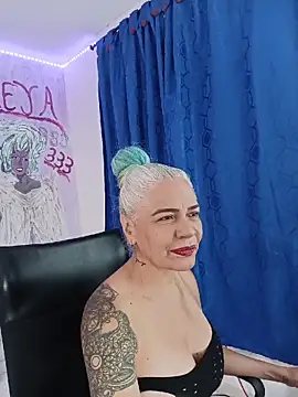 freyadevil333 online show from May 13, 2026, 4:08 am