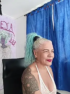 Snapshot of freyadevil333 chatting on April 15, 2026, 9:37 pm freyadevil333 online show from April 15, 2026, 9:37 pm