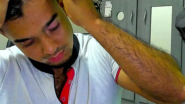 Big furry bear13 online show from March 18, 2025, 5:12 am