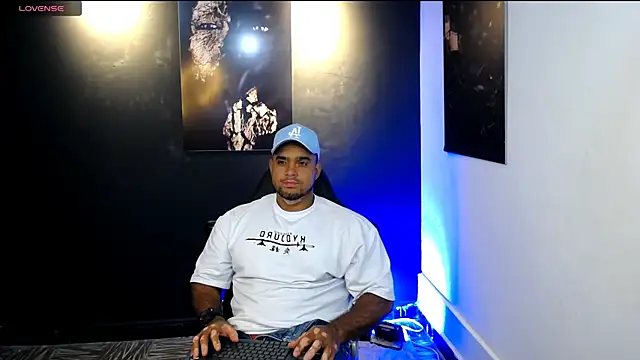 Big furry bear13 online show from January 8, 2026, 4:29 am