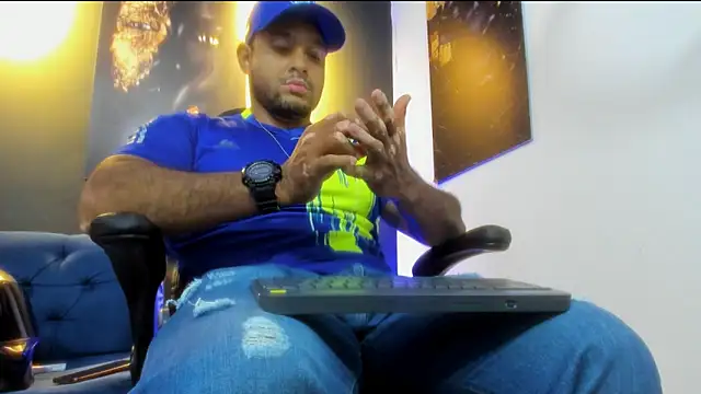 Big furry bear13 online show from November 27, 2025, 5:19 am