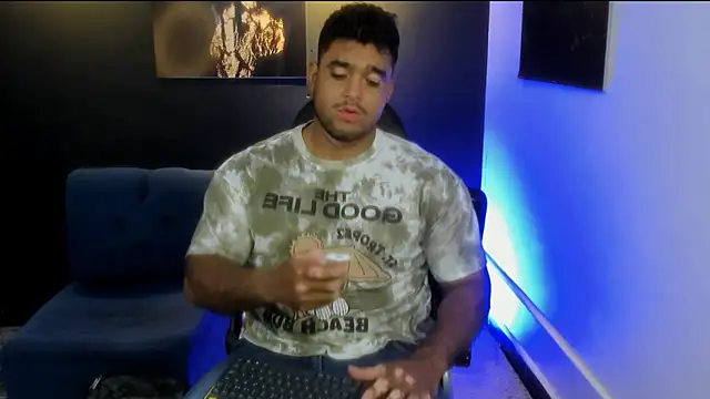 Big furry bear13 online show from November 5, 2025, 4:26 am