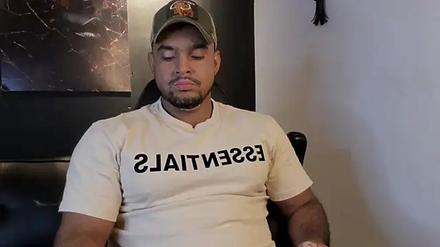 Big furry bear13 online show from July 25, 2026, 11:05 am