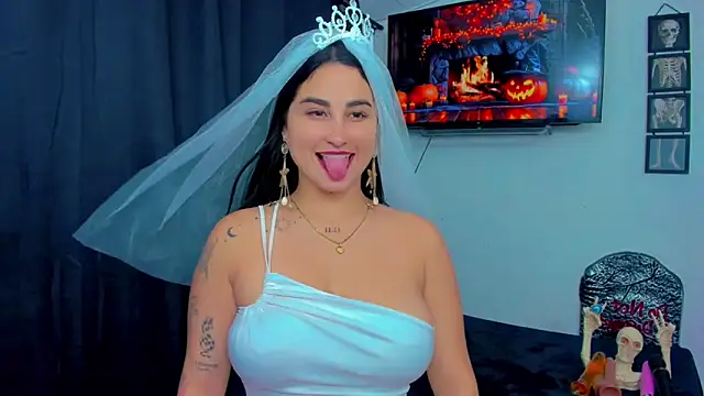 sunshine uwu22 online show from October 19, 2025, 6:43 pm