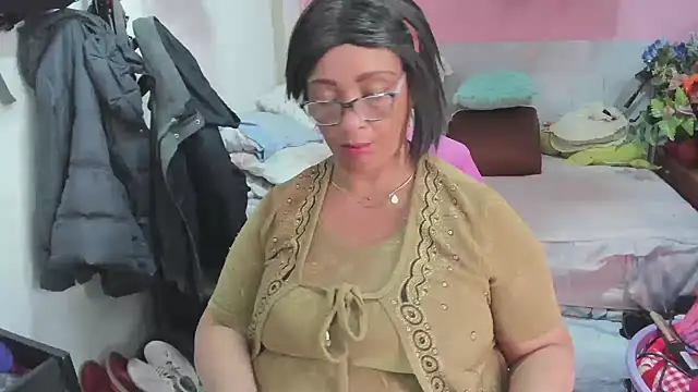 Snapshot of Mrs_mommy_ chatting on May 19, 2026, 7:10 pm Mrs mommy online show from May 19, 2026, 7:10 pm