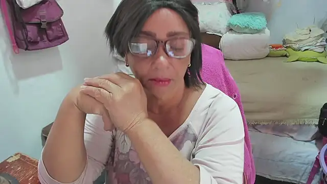 Snapshot of Mrs_mommy_ chatting on April 10, 2026, 7:21 pm Mrs mommy online show from April 10, 2026, 7:21 pm