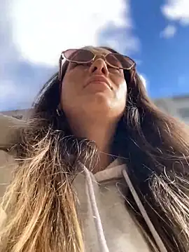 HotXMom online show from October 19, 2025, 11:57 am