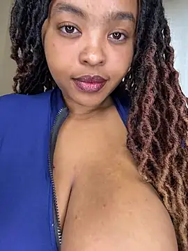 Snapshot of Linahlove chatting on July 25, 2026, 12:33 pm Linahlove online show from July 25, 2026, 12:33 pm