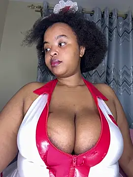 Linahlove online show from May 31, 2026, 8:20 pm