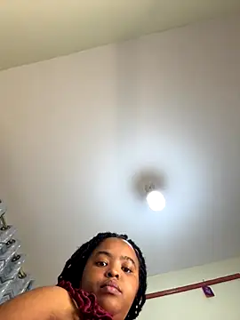 Linahlove online show from November 19, 2025, 3:45 pm