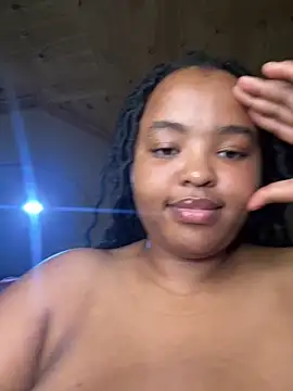 Linahlove online show from March 10, 2025, 7:07 pm