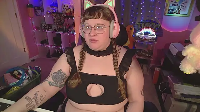 FatVeronica online show from February 6, 2026, 2:13 pm