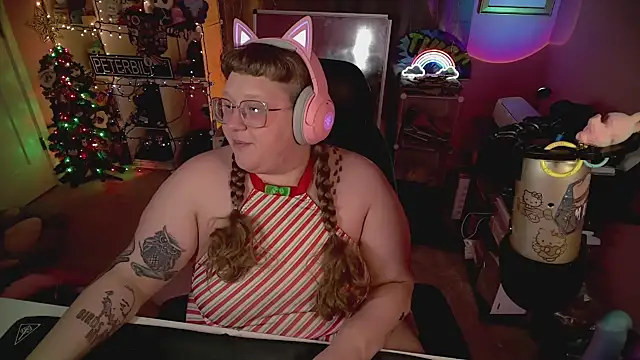 FatVeronica online show from December 16, 2025, 8:18 am