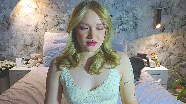 Aurora Golden1 online show from November 10, 2025, 5:18 pm