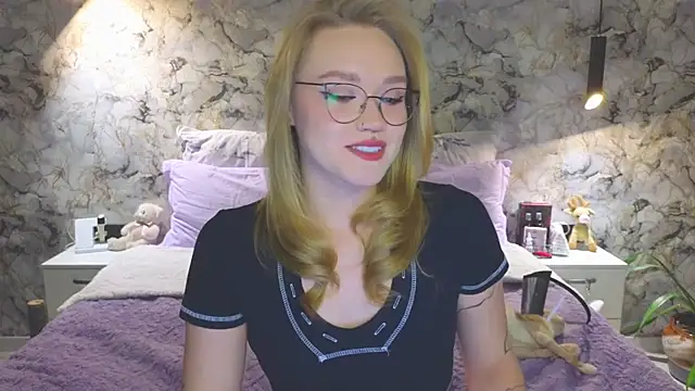 Aurora Golden1 online show from October 20, 2025, 4:18 pm