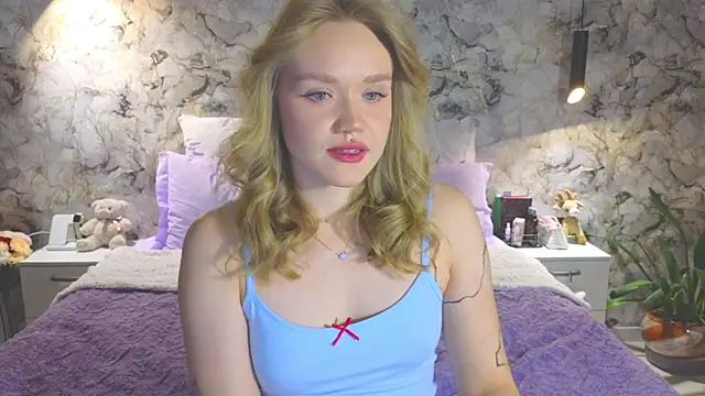 Aurora Golden1 online show from November 19, 2025, 5:13 pm