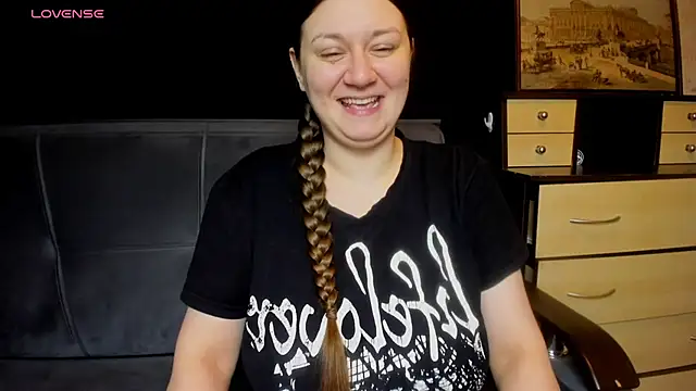 Snapshot of AlisaBacker chatting on February 13, 2026, 10:10 pm AlisaBacker online show from February 13, 2026, 10:10 pm