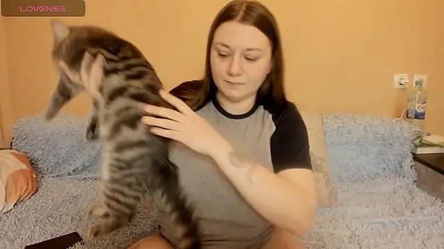 Snapshot of AlisaBacker chatting on January 7, 2026, 6:57 pm AlisaBacker online show from January 7, 2026, 6:57 pm