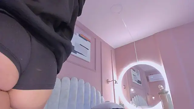 Snapshot of lia_ass_ chatting on February 12, 2025, 1:48 pm lia ass online show from February 12, 2025, 1:48 pm