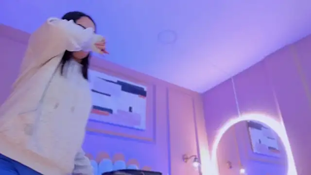 lia ass  online show from November 13, 2025, 10:41 am