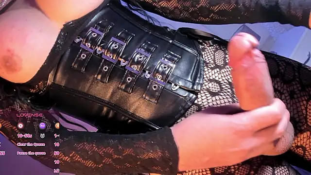 Snapshot of Summer_walkerr chatting on March 14, 2026, 12:55 pm Summer walkerr online show from March 14, 2026, 12:55 pm