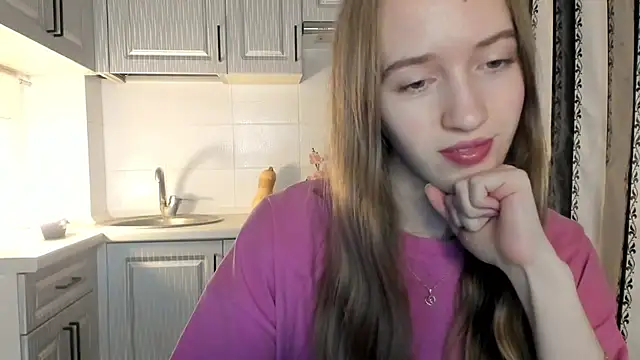 Snapshot of leslie_my_lovee chatting on December 19, 2025, 4:31 pm leslie my lovee online show from December 19, 2025, 4:31 pm